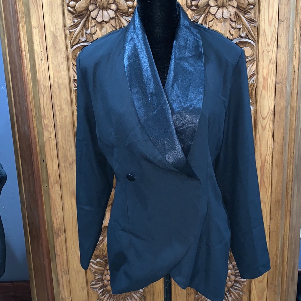 EUC Vintage Aristos size 12 black tuxedo jacket